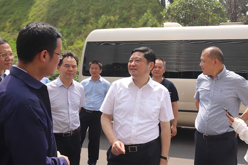 加速生长，，，，，，，抢占机缘丨夏建平一行调研BJL平台集团新质料中部工业基地